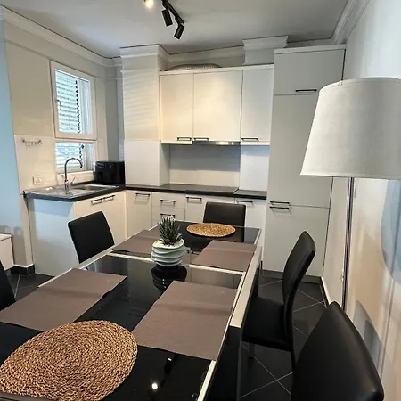 Blue Wave Sunset Apartment